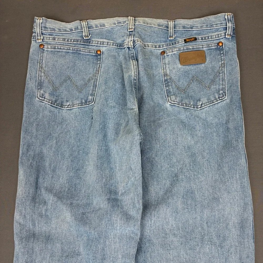 Wrangler Cowboy Cut MWZAW Light Wash Jeans Men's Size 40x30 Cowboy Western